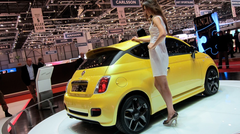 Illustration for article titled Zagato Fiat 500 Coupé is model bait